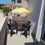 شقة Bozic